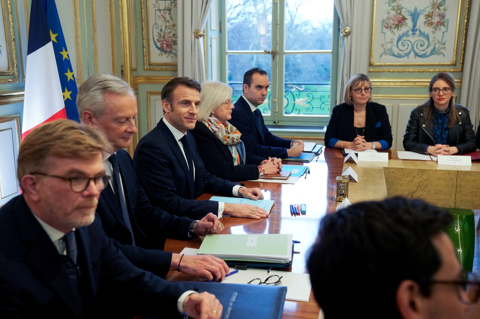 L&rsquo;Élysée dissimule un danger : Emmanuel Macron en dépression et la crise démocratique