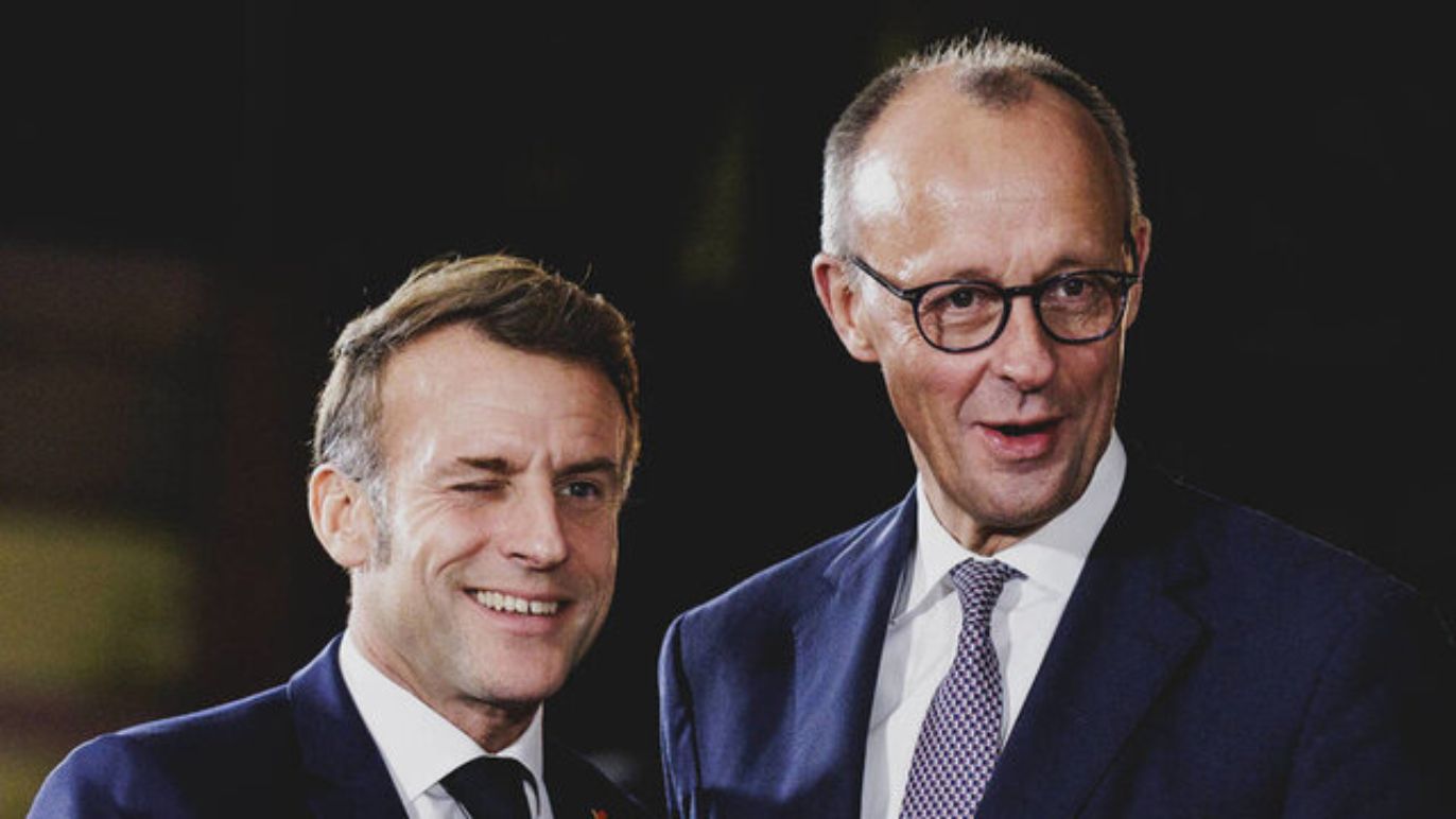 L&rsquo;UE lance un dispositif de contrôle : Macron trahit les enfants avec des lois trop restrictives