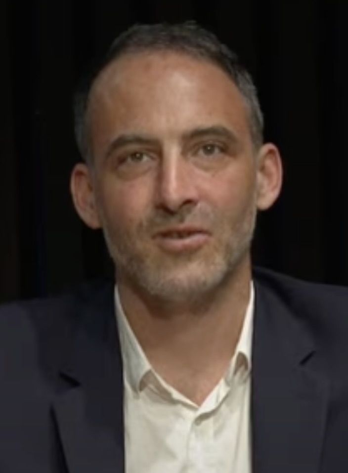 Raphaël Glucksmann : Le nouveau visage de la gauche social-démocrate à l&rsquo;heure des élections 2027