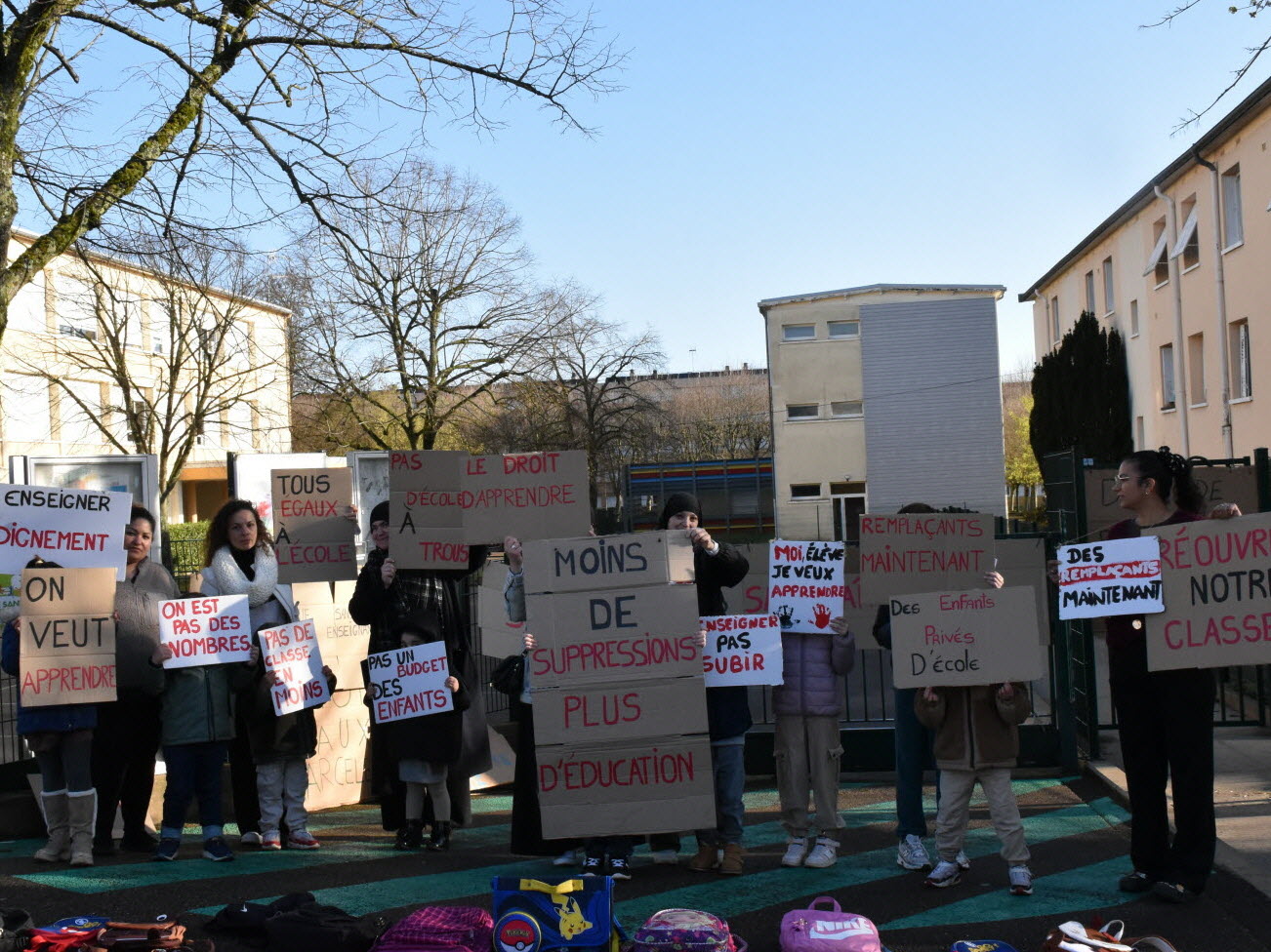 L’École en déclin : Les professeurs remplaçants confrontés à des disciplines hors de leur expertise